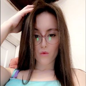 Meet your Posher, Hope